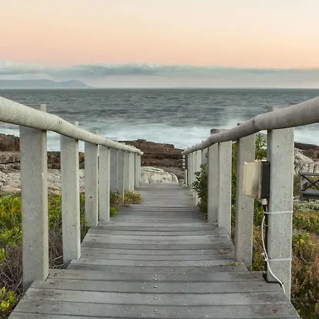On Whale Rock Appartement Hermanus Buitenkant foto